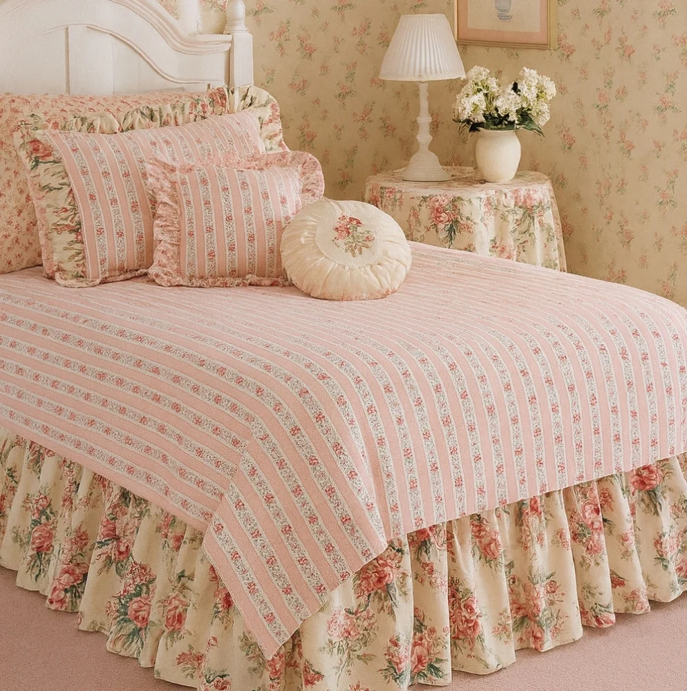 Laura Ashley Melrose Twin Reversible Comforter/Matching Bedskirt Made In The USA